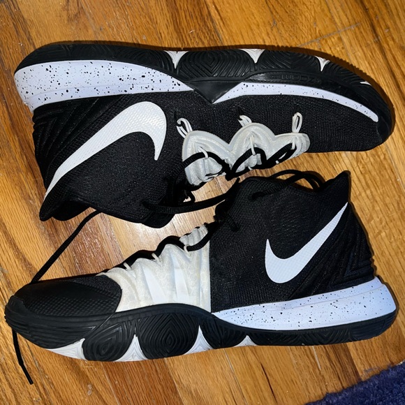 Kyrie 5 TB Black Nike Size 13 - Picture 3 of 7